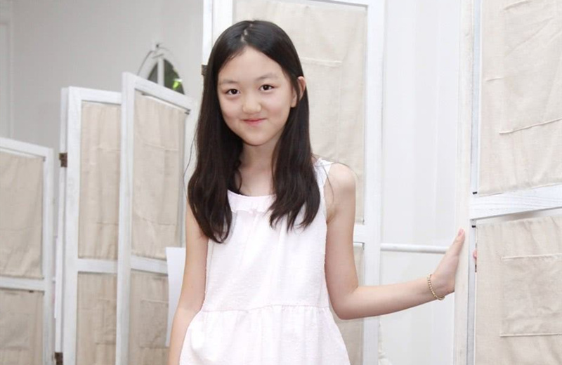 14岁的李嫣近照变化太大了，网友：别具一格的清纯女神，果断粉 发生了什么？