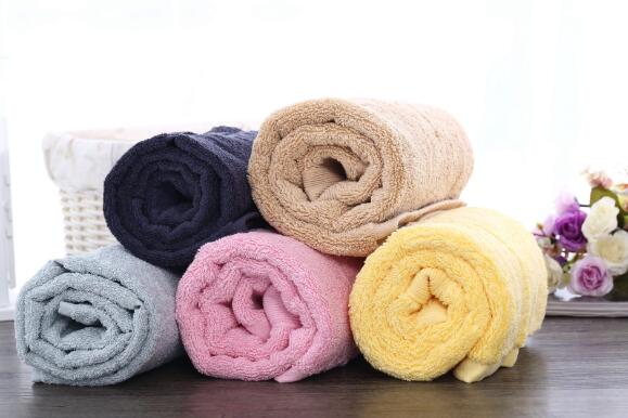 毛巾怎么叠枕头 宝宝毛巾定型枕折法 1分钟告诉你