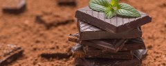 是哪国人最先制作出了牛奶巧克力 巧克力的起源 1分钟详细介绍