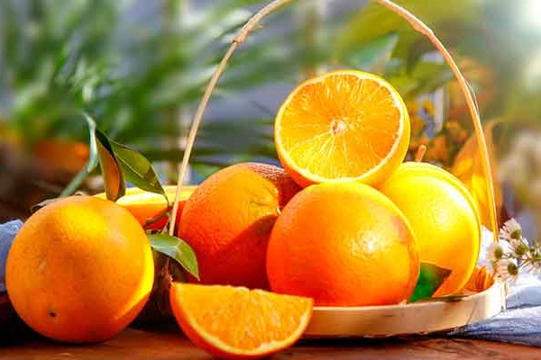 盐蒸橙子的功效与作用 盐蒸橙子的食用禁忌【图】