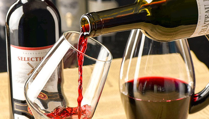 白葡萄酒和红葡萄酒的区别 白葡萄酒和红葡萄酒有什么不同 详细图文解答