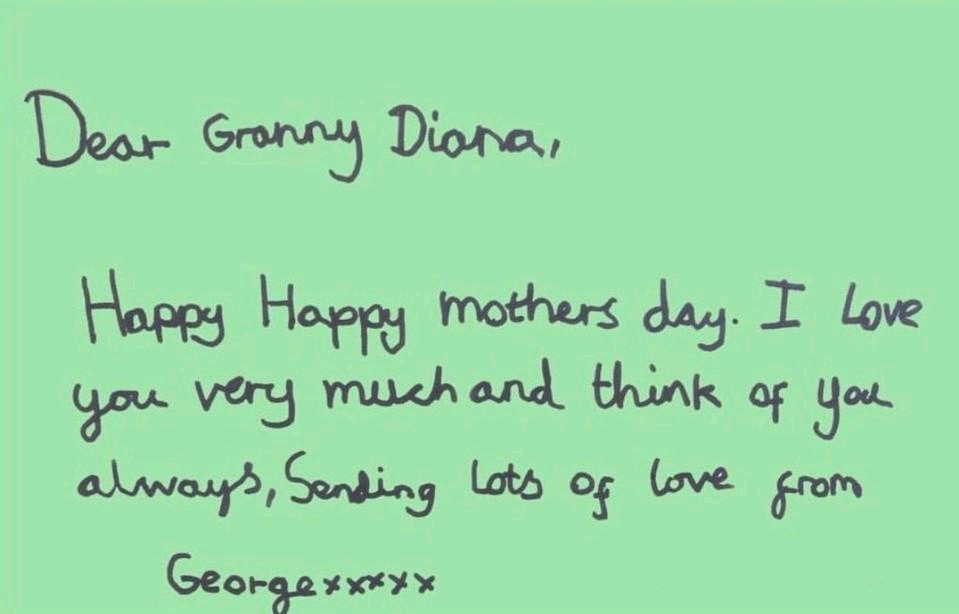 英皇室三萌娃为“奶奶戴安娜”写母亲节卡片，笔迹稚嫩超可爱