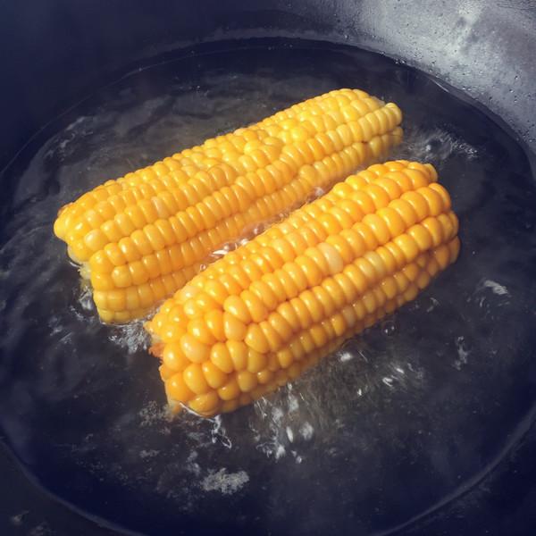 玉米煮多少分钟就可以吃了？