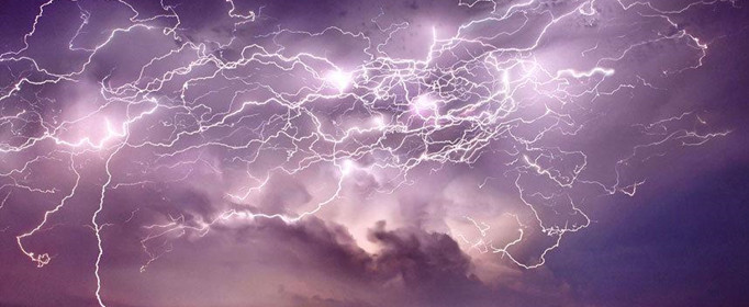 风雨雷电一般发生在大气层的什么中？