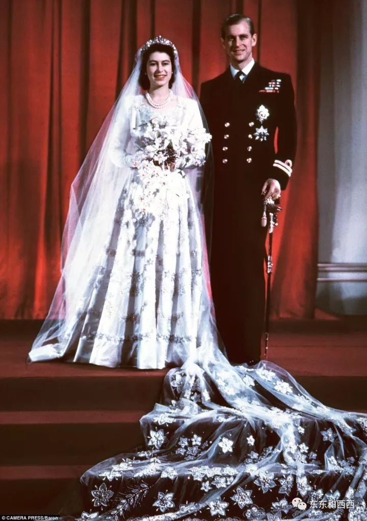 女王从第一眼爱上他：74年的传奇婚姻