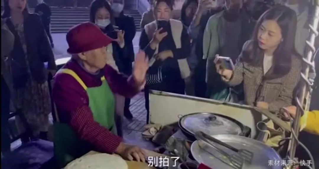 爆红6天后，郑州96岁摆摊奶奶，消失了
