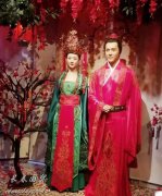 赵丽颖冯绍峰离婚后，蜡像馆将二人《知否》大婚蜡像也分开了