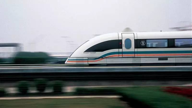 中国第一台磁悬浮列车来自哪里？