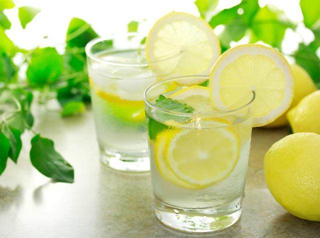柠檬水什么时候喝最好？