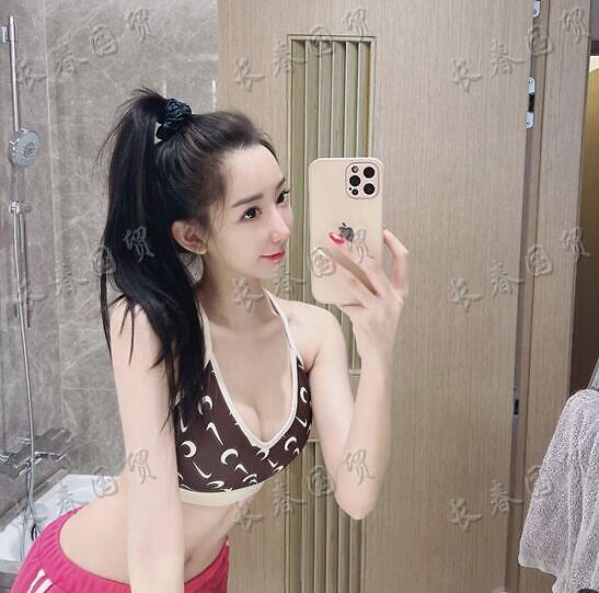 陈冠希26岁前女友健身照曝光，身材火辣上围傲人，网友直呼认不出