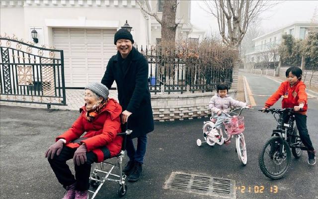 90岁婆婆去世，姚晨悼念：我们不只是婆媳，更是人生挚友