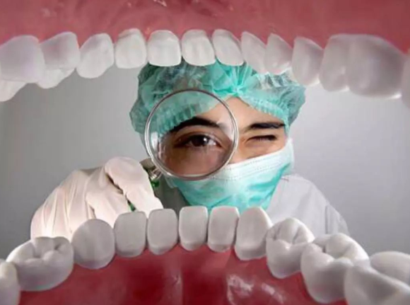 梦到掉牙齿是什么预兆？