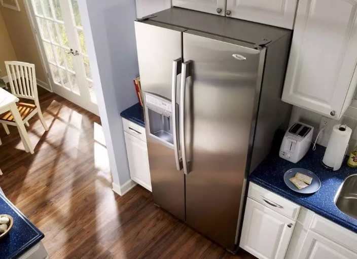 新冰箱要静置多久才能通电？