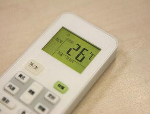 空调开26度一晚上耗电多少？