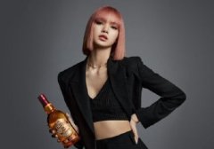 ​Lisa拍摄酒类广告涉嫌违反泰国法律 相关部门正对此进行调查