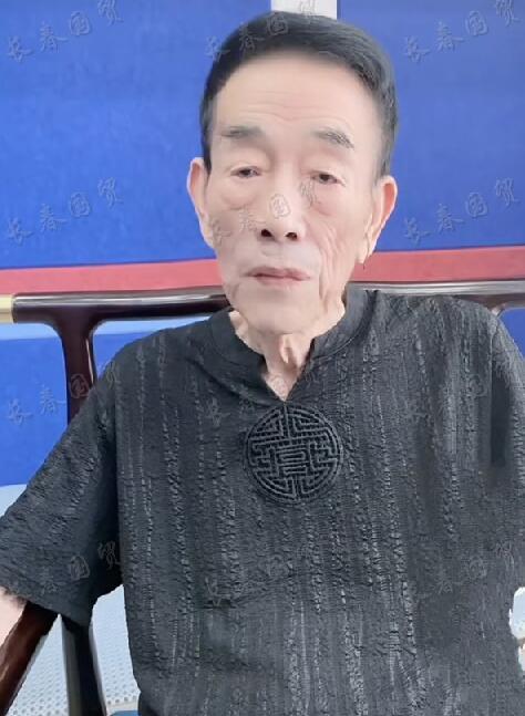 90岁相声名家杨少华近照曝光，骨瘦如柴目光呆滞，健康状态令人担心